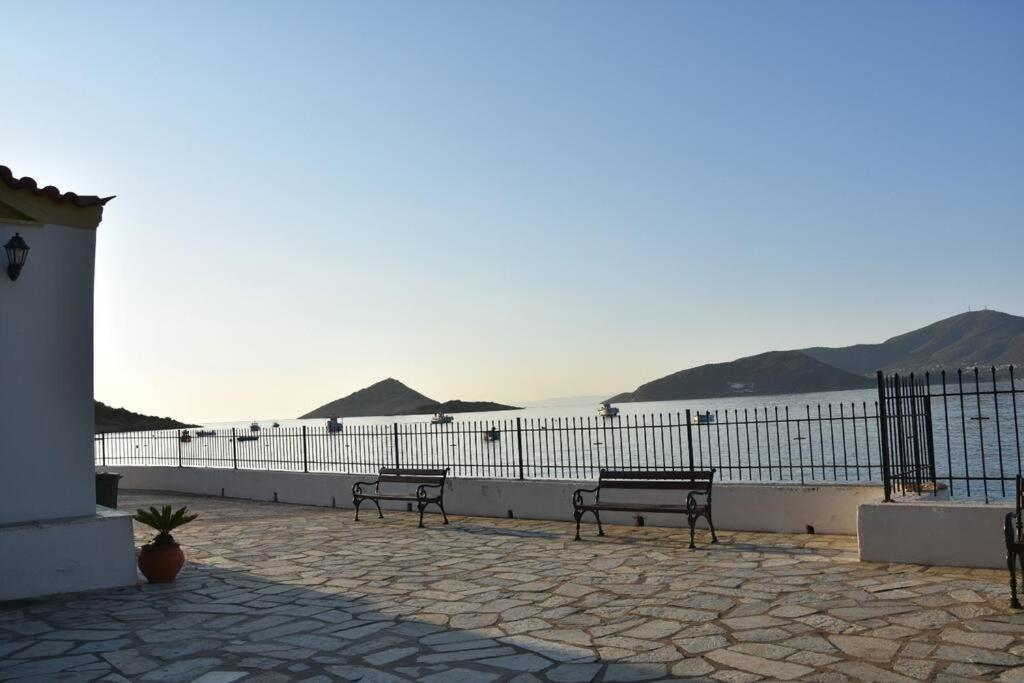 Modern Studio Next To The Sea! Porto Rafti Exterior photo